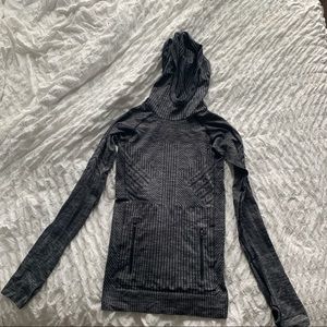 LULULEMON Fitted Pullover